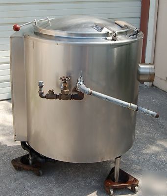 Groen 30 gallon jacketed steam kettle - natural gas 