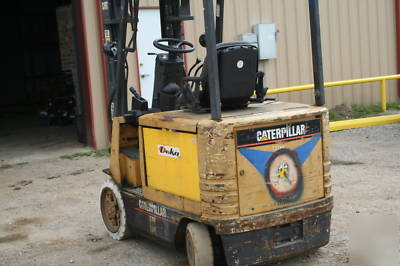 Caterpillar 4000LB forklift, forktruck, lift, loader