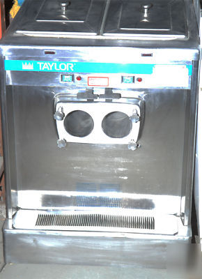 Taylor soft serve / frozen yogurt table top machine