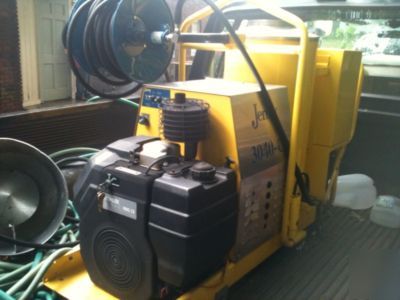 Hot cold industrial pressure washer 3000 psi @ 4 gpm