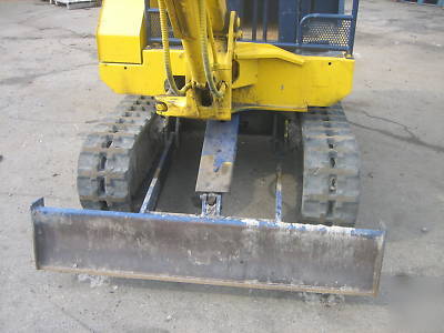 Komatsu mini excavator rubber track 10' dig , 6500LB
