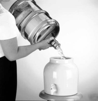 Snap on cap no spill 3 5 gallon water cooler bottle jug