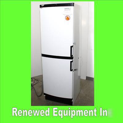 Vwr double door explosion proof refrigerator 55700 366