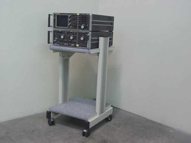 Marconi 2380 / 2382 400MHZ spectrum analyzer w/ tg
