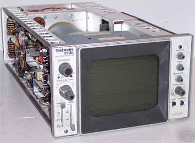 Tektronix waveform monitor model 528A