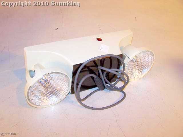 Dual-lite ez-2 two-headed emergency lighting unit