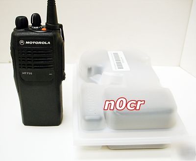 Motorola HT750 16CH uhf - excellent condition 