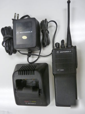 Motorola uhf HT1000 portable radio w/ charger-battery