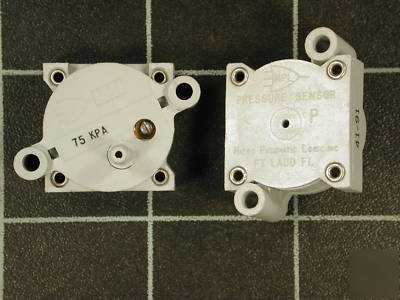 Micro pneumatic logic 502 pressure sensor
