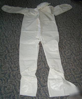 New regal saranex tyvek chemical jumpsuit hood booties