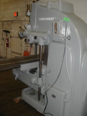 Cincinnati 5 hd vertical mill in wonderful condition 