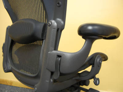 Herman miller aeron chair - fully adjustable blk/size b