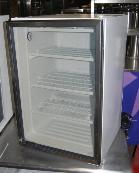 Countertop glass door freezer display merchandiser