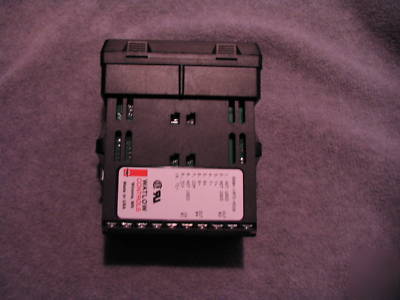 Watlow digital temperature controller 988A-10FD-asgr