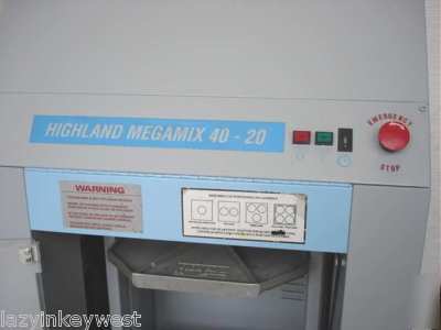 Highland 4020 multi can paint shaker/ mixer