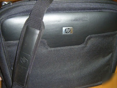 Black hp laptop computer shoulder bag with pockets