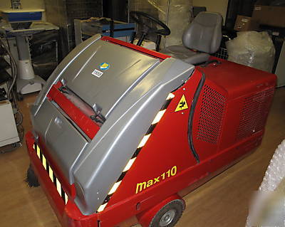 Mp sweepers max 110 d floor scrubber sweeper cleaner
