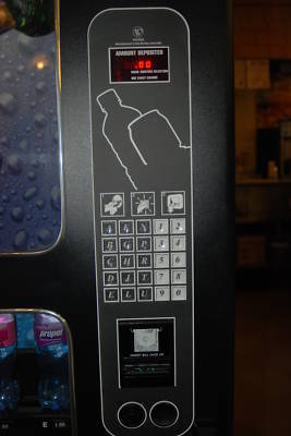 Vending machine can/bottles 