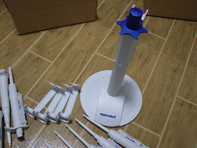 Lots of eppendorf pipettes(21PCS+rack free+2PCS free)
