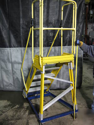 Louisville 4' fiberglass warehouse ladder mdl. FW2405 