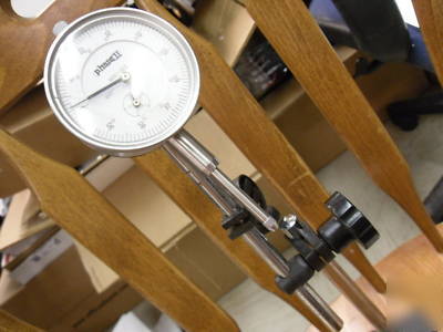 Phase ii micrometer with magnetic base stand