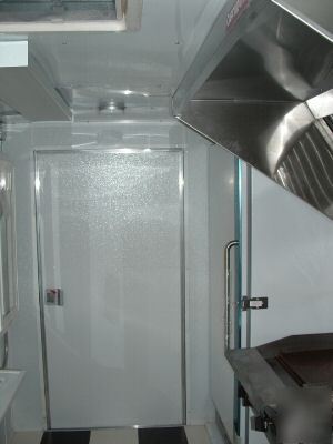 2010 7 x 14 catering concession trailer / kitchen