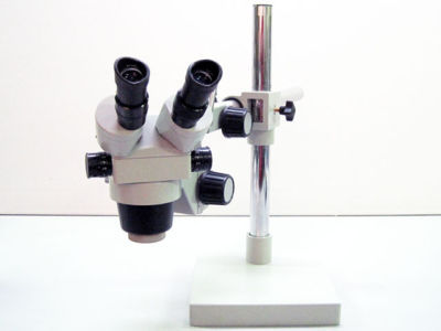 Luxo 23711 binocular zoom microscope with boom stand
