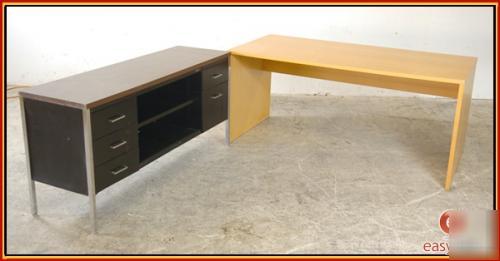 Lot of 2 office desk (1) wood (1) anderson hickey desk