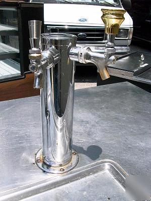 True tdd-2 beer tap 2 - 1/2 kegs beer dispenser