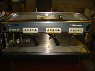 Nuova simonelli aurelia plus 3 group espresso machine 