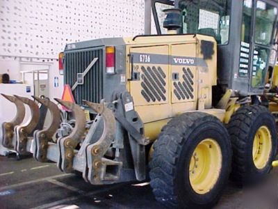 2002 volvo G736 6 x 6 grader 