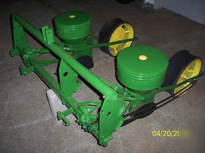 Two row 3 point john deere planter foodplot no 