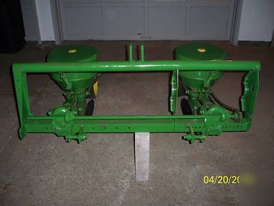 Two row 3 point john deere planter foodplot no 