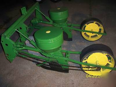 Two row 3 point john deere planter foodplot no 