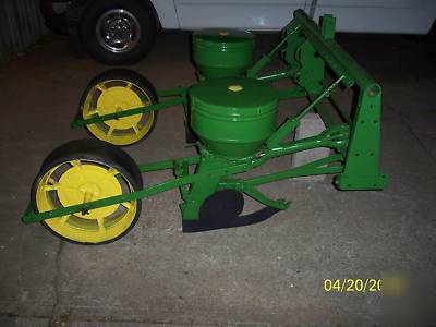 Two row 3 point john deere planter foodplot no 