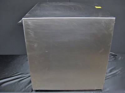 Cadco convection oven electric half size model XA030