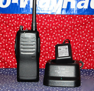 Icom ic-F11S F11 f-11S vhf radio w ant battery charger