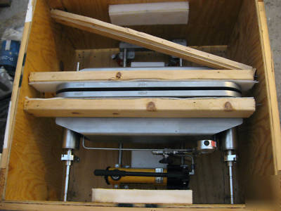 Millipore pilot scale holder