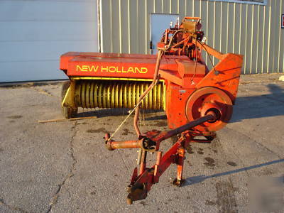 New holland 273 square baler w/ #30 thrower super sweep