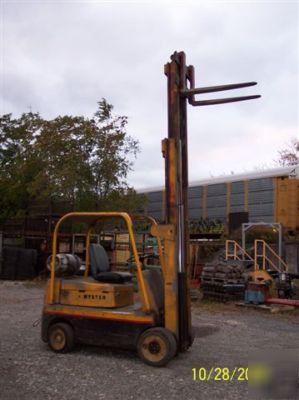 Hyster 8000 lb. capacity lp forklift 