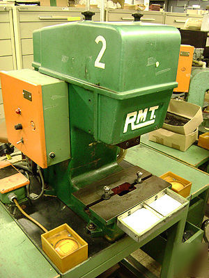 Rmt model 3VS, 3-ton pneumatic knuckle press with stand