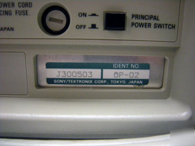 Tektronix DG2020 data generator with option 02