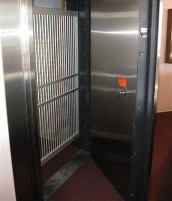 Vault door/fire door