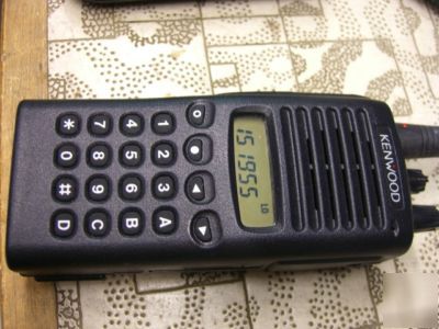 Kenwood tk-270 vhf 140~175 mhz portable radio ht w/chgr