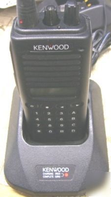 Kenwood tk-270 vhf 140~175 mhz portable radio ht w/chgr