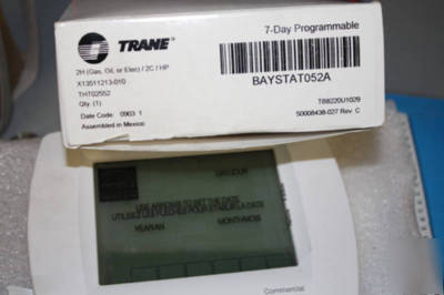 Trane commercial touch screen thermostat BAYSTAT052A