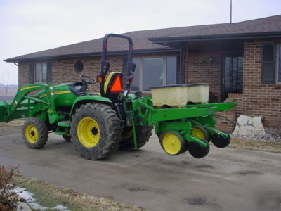 John deere 2 row planter , 7000 model units, notill 