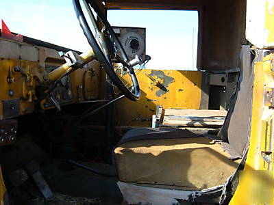 Feed truck, army 6X6 with bjm feed box ( kansas )