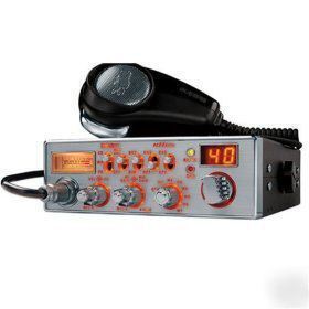 New uniden PC68 elite bearcat pro series 40-ch cb radio 