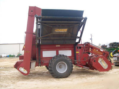 2006 colombo advanced 4-row peanut combine